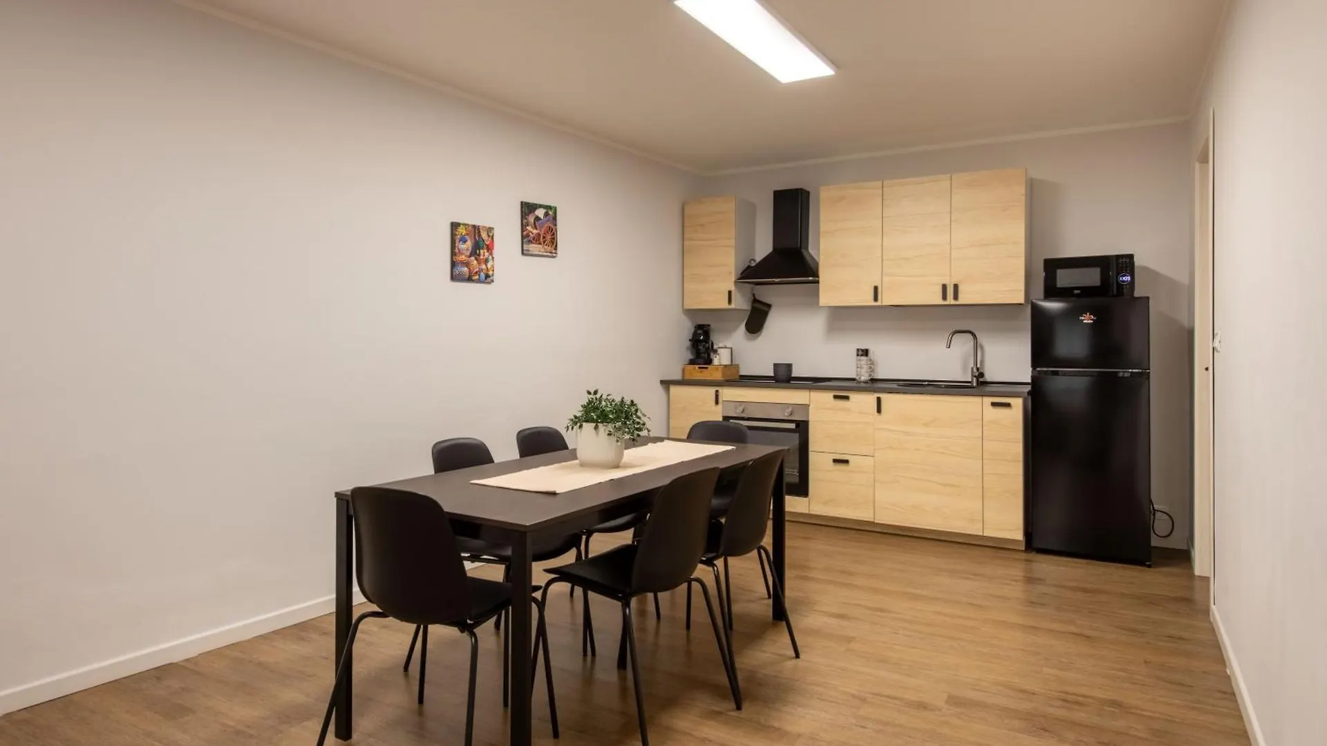 Villareale Flat - Palermo City Center Free Parking 0*,  Italia
